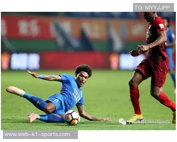 上海上港与权健激战正酣双方全力争夺中超联赛重要积分 上海上港与权健激战正酣双方全力争夺中超联赛重要积分